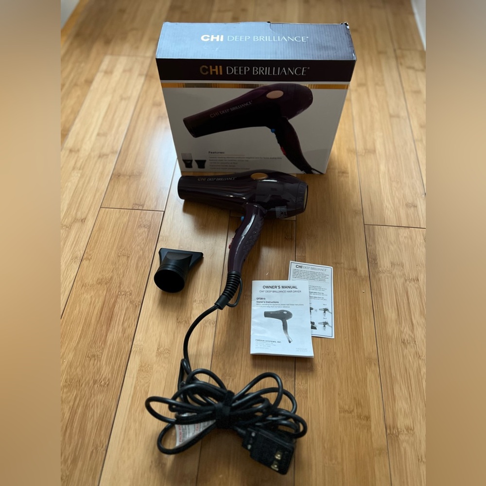 CHI Deep Brilliance Hair Dryer with attachments. + Free Gift ❤️🩷